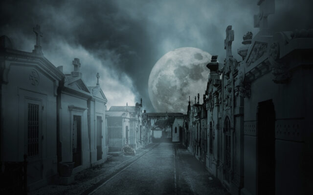 Halloween Will Feature A Full Moon For The First Time Since 1944!