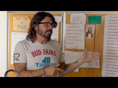 From Cradle to Stage: Dave Grohl & Mom’s New TV Series