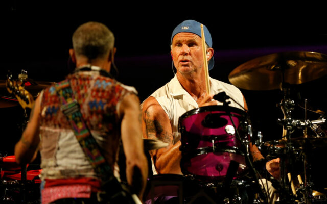 “Nobody Sounds Like That”: Chili Peppers Work to Finish Album