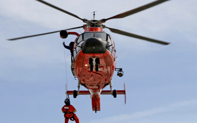 Intense Rescue: Helicopter Crew Saves Man Clinging to Cliff in Northern California